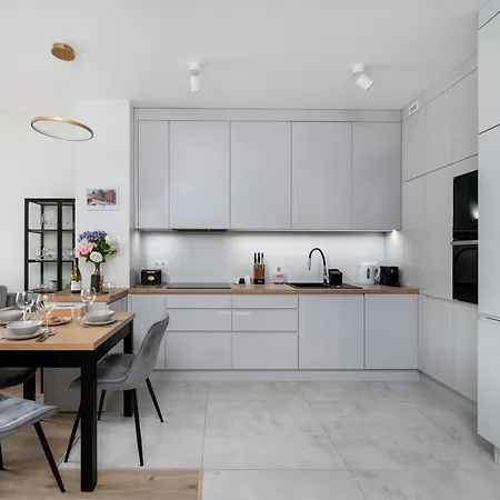 Manufaktura - Parking & Balcony - By Rentujemy לודז'