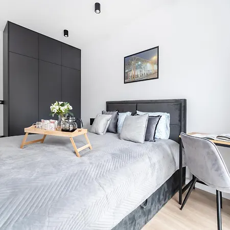 Apartment Manufaktura - Parking & Balcony - By Rentujemy