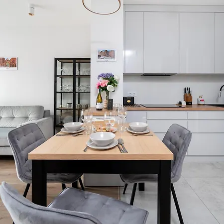 Apartment Manufaktura - Parking & Balcony - By Rentujemy *