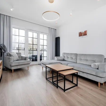 Manufaktura - Parking & Balcony - By Rentujemy *