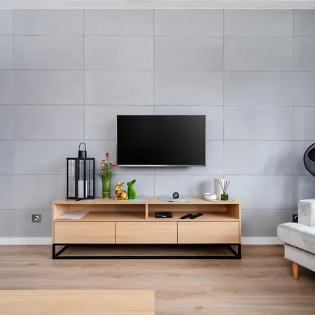 Manufaktura - Parking & Balcony - By Rentujemy