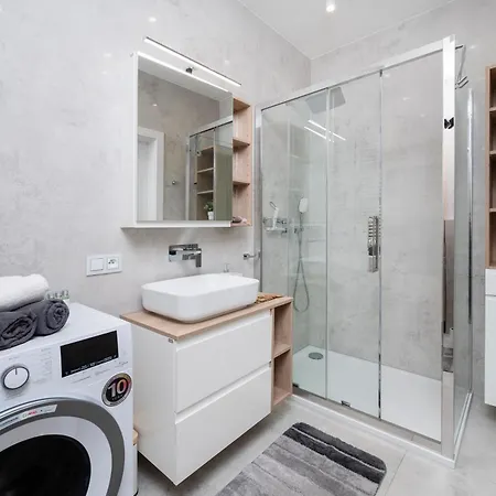 Manufaktura - Parking & Balcony - By Rentujemy Λοτζ