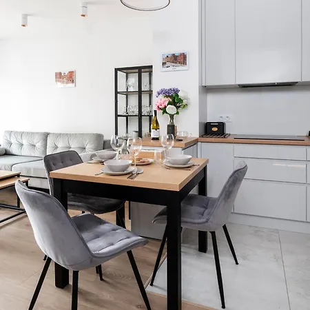 Apartment Manufaktura - Parking & Balcony - By Rentujemy *