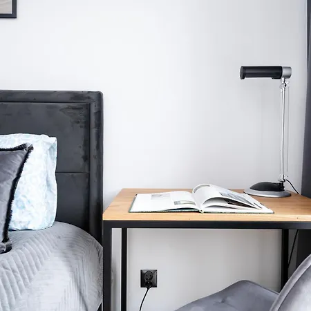 Manufaktura - Parking & Balcony - By Rentujemy דירה לודז'