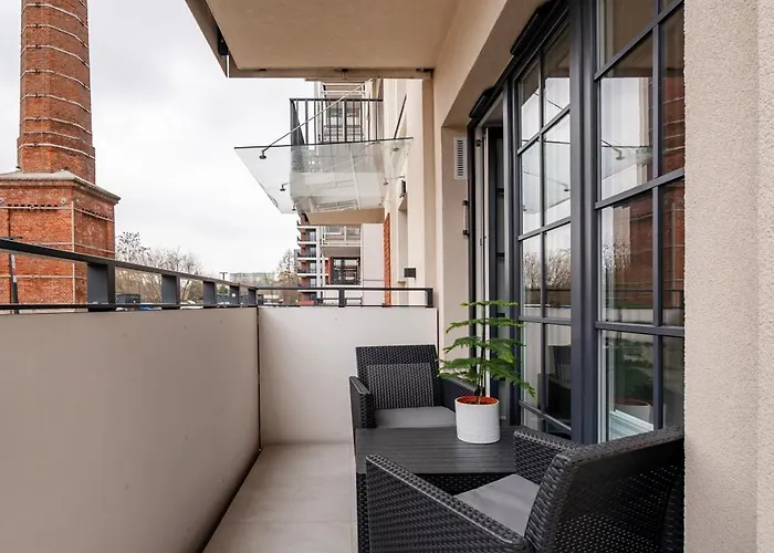 Manufaktura - Parking & Balcony - By Rentujemy