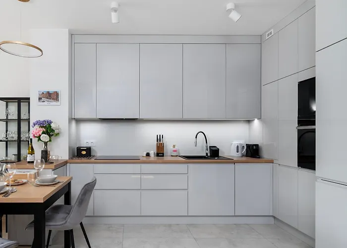 Manufaktura - Parking & Balcony - By Rentujemy Łódź