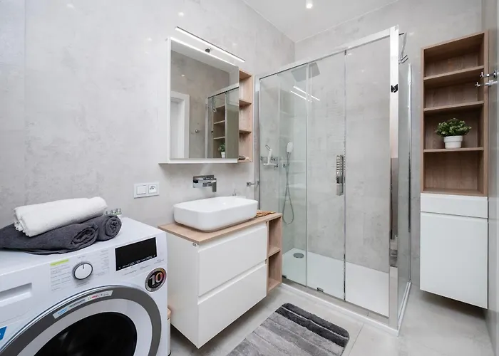 Manufaktura - Parking & Balcony - By Rentujemy Łódź