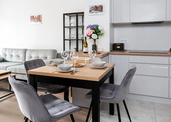 Lägenhet Manufaktura - Parking & Balcony - By Rentujemy *