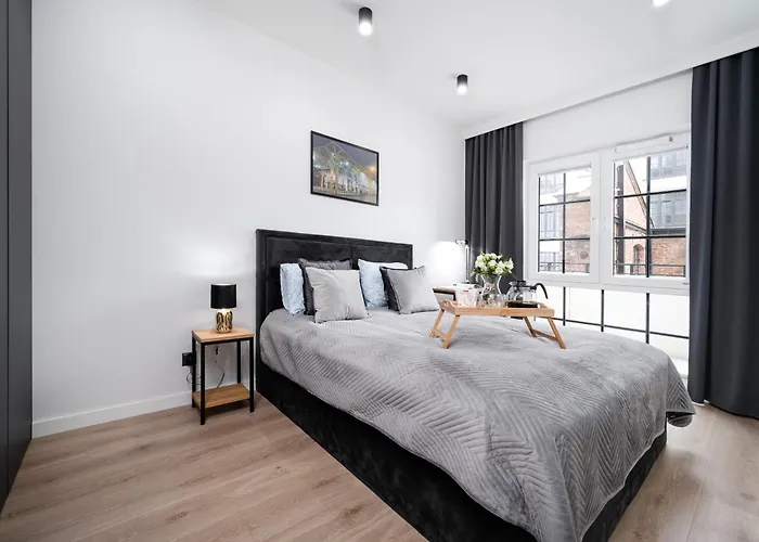 Manufaktura - Parking & Balcony - By Rentujemy *